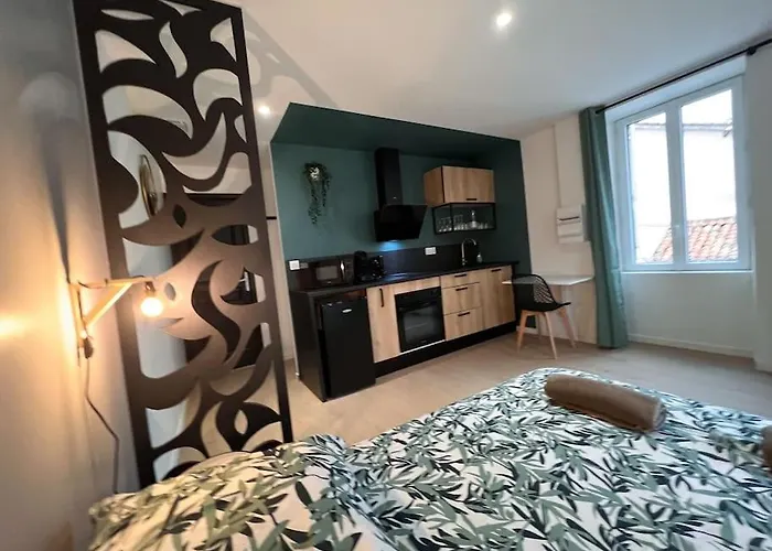 La Feuilleraie N2-standingappart-wifi-proche شقة