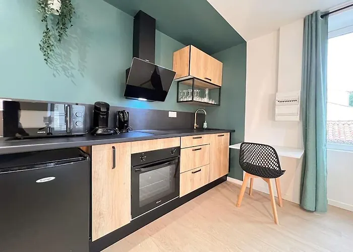 La Feuilleraie N2-standingappart-wifi-proche شقة *