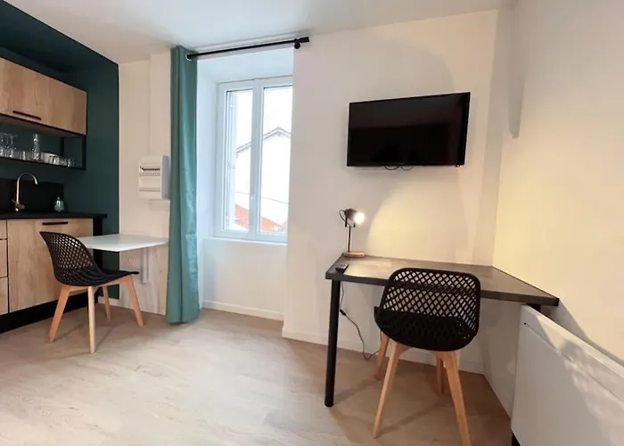 La Feuilleraie N2-standingappart-wifi-proche شقة فونتيناي لو كومت