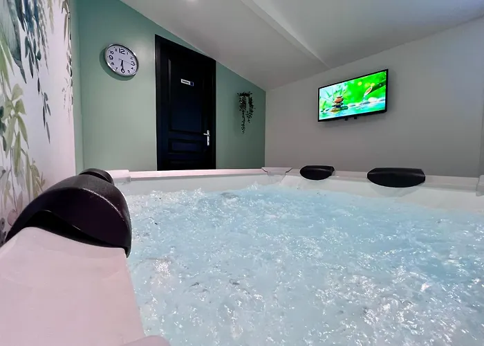 شقة La Feuilleraie N2-standingappart-wifi-proche فونتيناي لو كومت